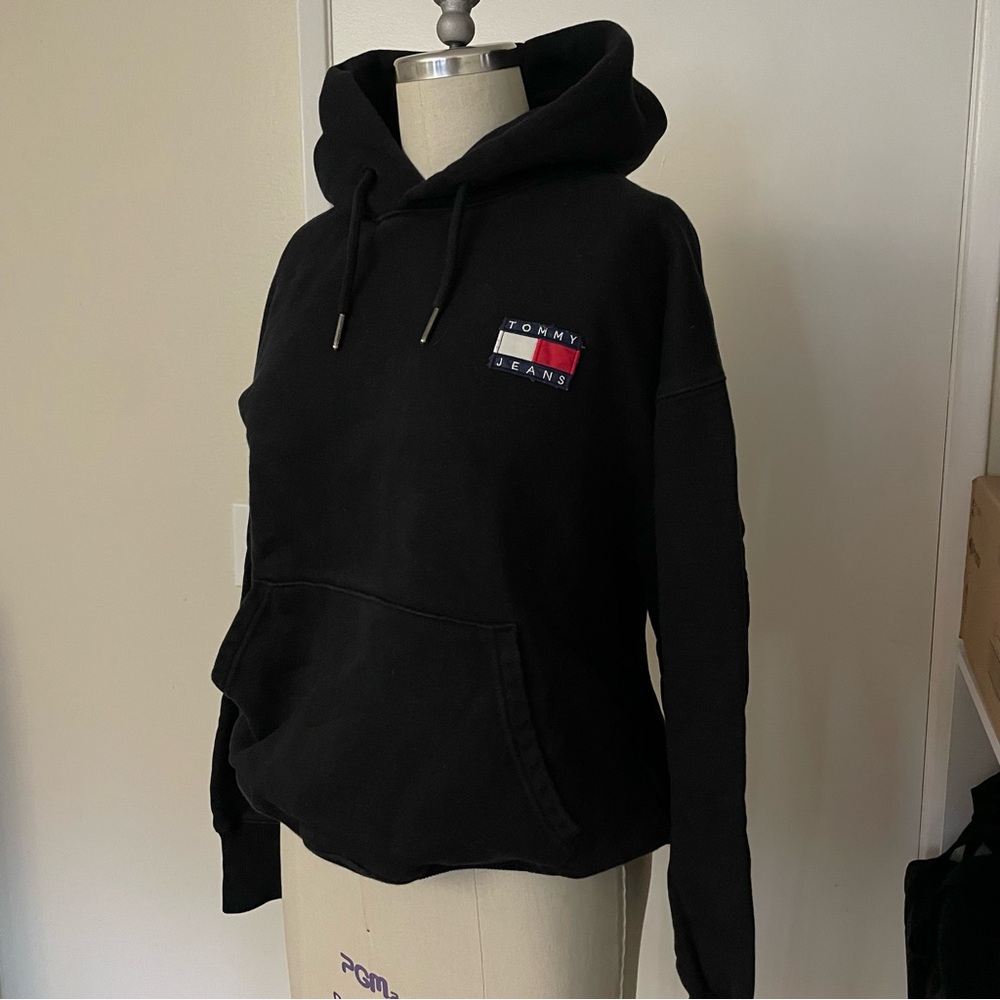 Tommy Hilfiger black hoodie Size M